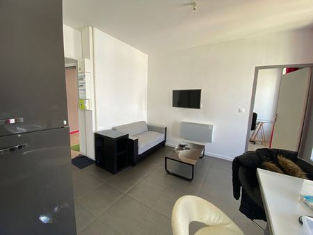 Location Appartement 2 pièces 36m² - Photo 3