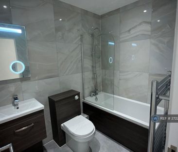 2 bedroom flat to rent - Photo 4