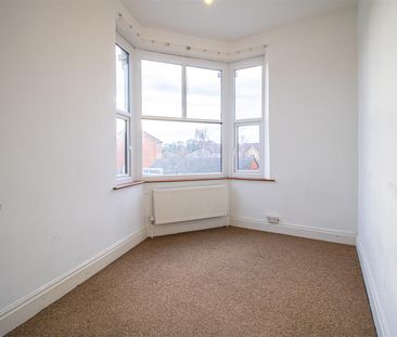 1-Bed Flat to Let on Lark Avenue, Penwortham, Preston - Photo 2