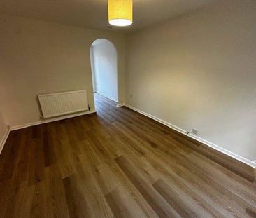 2 bedroom end of terrace house to rent - Photo 2