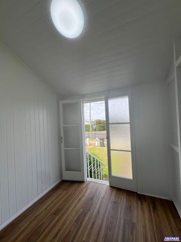 Beautifully Renovated Unit in Great Location - Photo 4