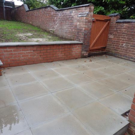 To Let - Photo 3
