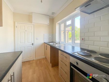 2 bedroom flat to rent - Photo 3