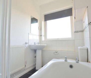 London Road, Redhill, RH1 - Photo 6