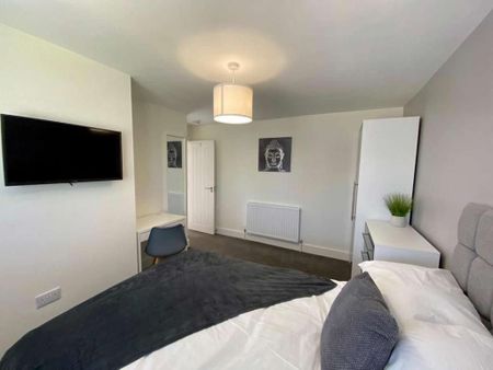 1 bedroom in a house share to rent - Photo 4