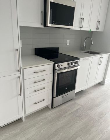 For Lease - 2450 Old Bront Road Unit# 547, Oakville, Ontario - Photo 3