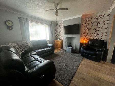 Hillman Drive, Inkersall, Chesterfiel... - Photo 2