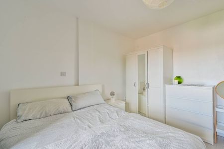 1 Bed Flat, Barking Road, E16 - Photo 4