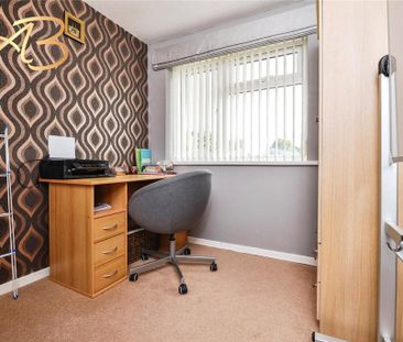 4 bedroom semi-detached house - Photo 5