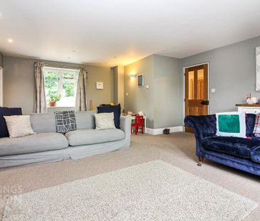 4 bedroom detached house to rent - Photo 3