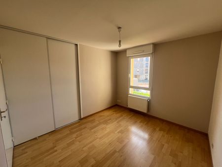 Location Appartement 3 pièces 75m² - Photo 3