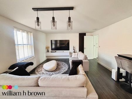2 bedroom flat to rent - Photo 2