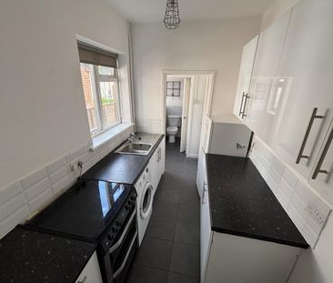 2 bedroom house - terraced to rent - Photo 3