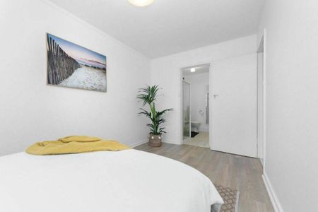 Location Location! - Photo 4