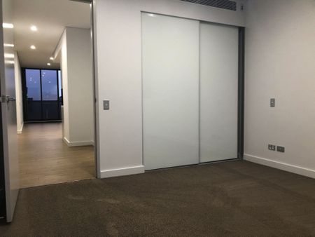 Chic & Modern 1-Bedroom Apartment in the Heart of Waterloo - Photo 3