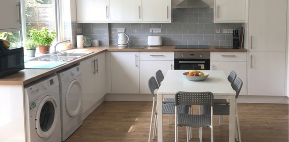 Malthouse Road Room 5 - Middle Floor Back - Photo 2