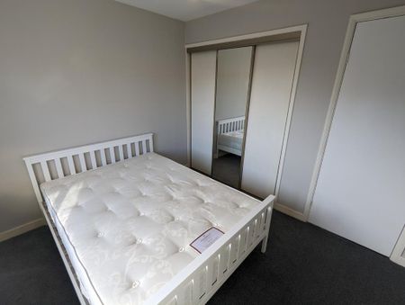 2 bedroom semi-detached house to rent - Photo 5