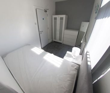 Room in a Shared House, Clifton Road East, L6 - Photo 5
