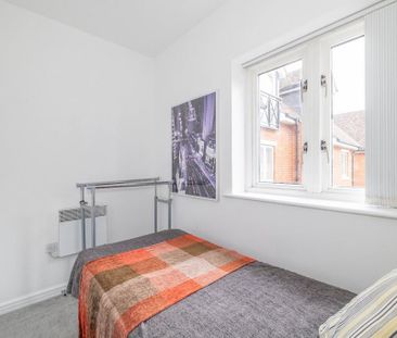 3 bedroom flat to rent - Photo 6
