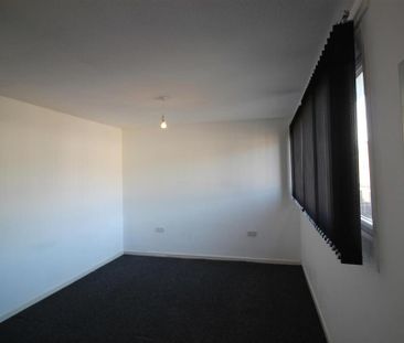 2 bedroom semi-detached house to rent - Photo 5