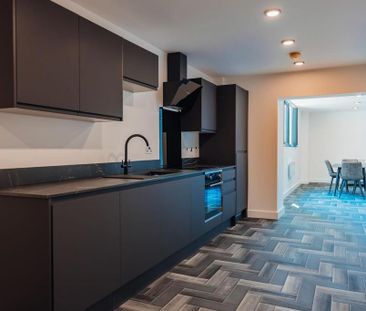 1 bedroom in a house share to rent - Photo 3