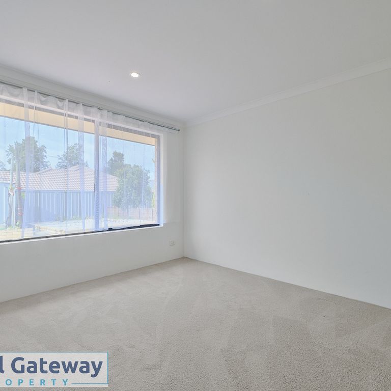 7 London Link, AUBIN GROVE WA 6164 - Photo 1