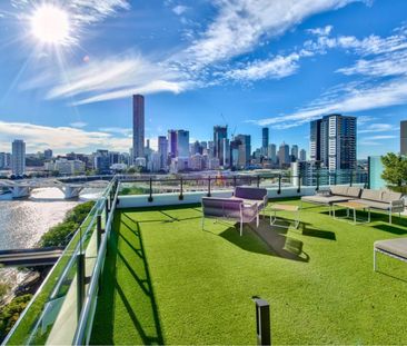 Charming Urban Living in South Brisbane - Photo 4