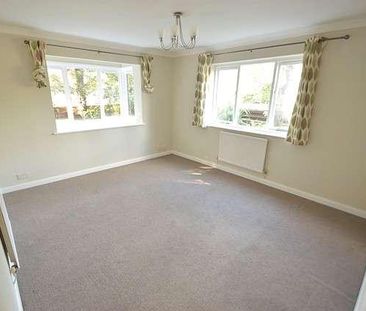 Bedroom Ground Floor Apartment In Milford, GU8 - Photo 5