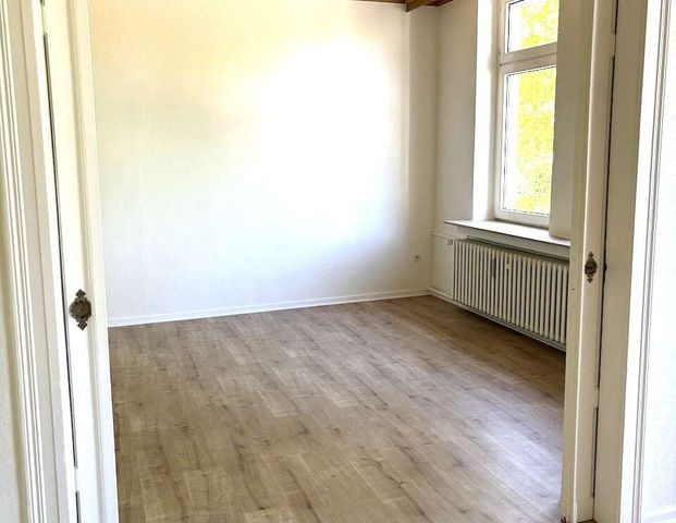 ~~Frisch renovierte großzügig modernisierte 4 Zimmer Altbauwohnung im Zentrum~~ - Photo 1