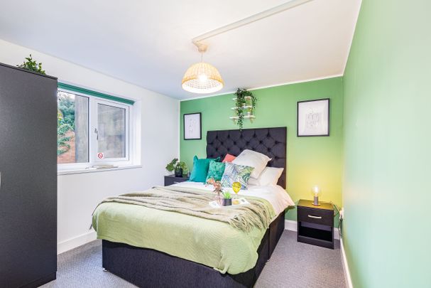 Room 4 – Nuneaton - Photo 1