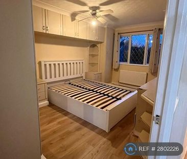 3 bedroom semi-detached house to rent - Photo 6