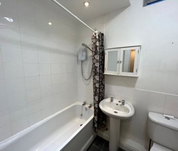 Beacon Hill Road, Newark, Nottinghamshire, NG24 - Photo 2