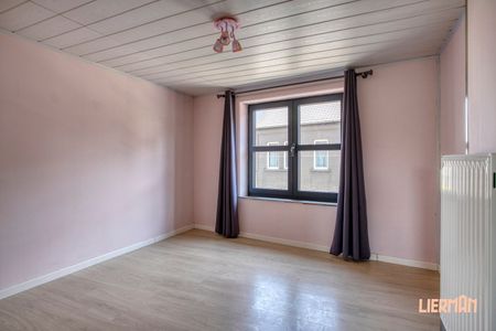 Instapklare woning met 3 SLKS, garage én grote zonnige tuin! - Photo 5