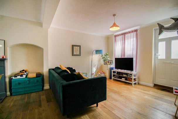 3 bedroom terraced house to rent - Photo 1