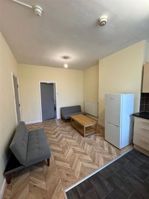 3 bedroom apartment to rent - Photo 1