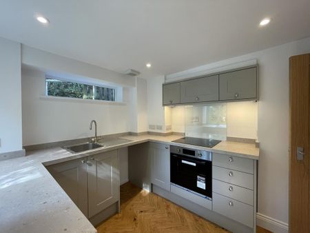 3 bedroom detached house to rent - Photo 4