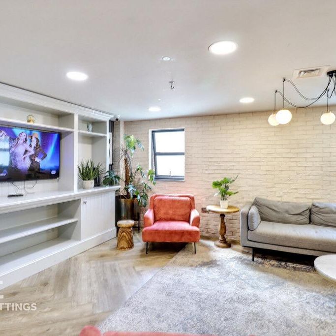 1 bedroom in a flat share to rent - Photo 1