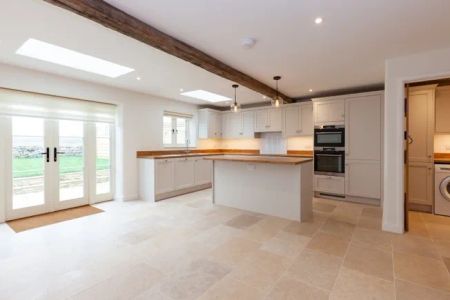 Long Hanborough - Photo 4