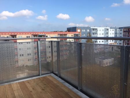 Geräumige 2-Zimmer-Wohnung mit EBK und Balkon in Stadtnähe! - Photo 3