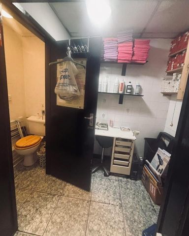 READY-TO-TRADE COMMERCIAL UNIT – FULLY EQUIPPED - Photo 5