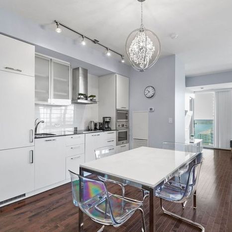 Deluxe Room - Waterfront Toronto - Photo 1