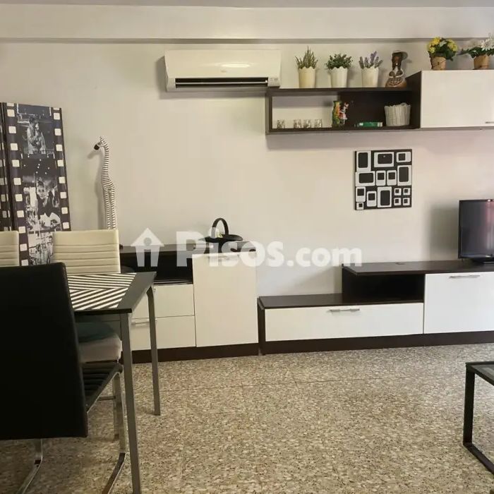 Apartamento en alquiler en Calle de la Princesa Mercedes, 6 - Foto 1
