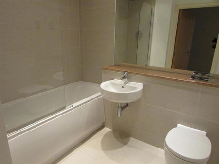 2 bedroom flat to rent - Photo 5