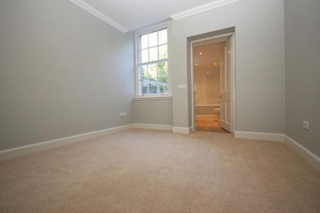 4 bedroom flat to rent - Photo 5