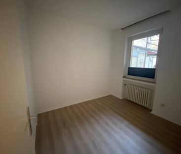 Schöne zwei Zimmer Erdgeschosswohnung Krefeld City mit Einbauküch - Photo 1
