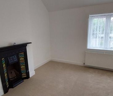 2 bedroom end of terrace house to rent - Photo 6