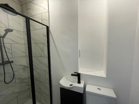 Beardall Street, Hucknall, NG15 7RP, Property for rent - Photo 2