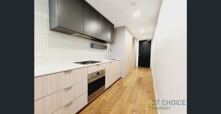 Amazing two bedroom apartment in the heart of Docklands - Photo 5