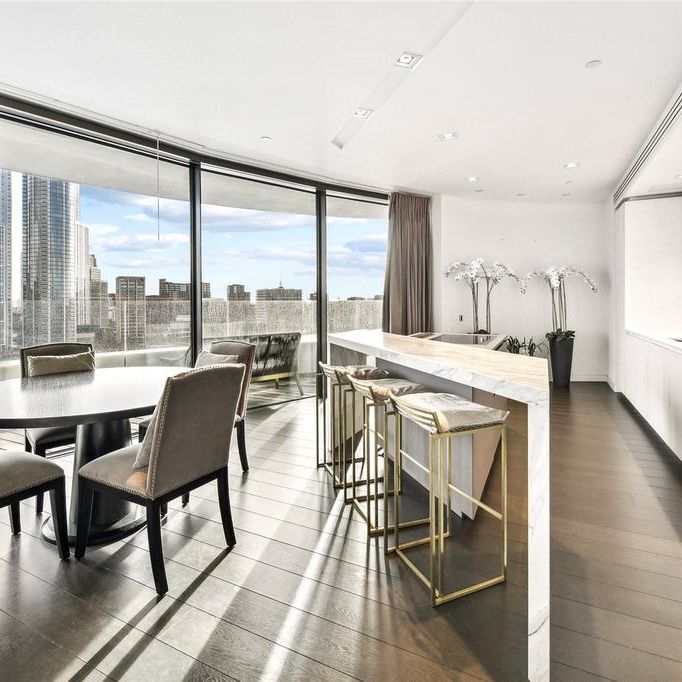 3 bedroom flat to rent - Photo 1