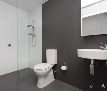 Spacious and Full of Natural Light - Photo 5